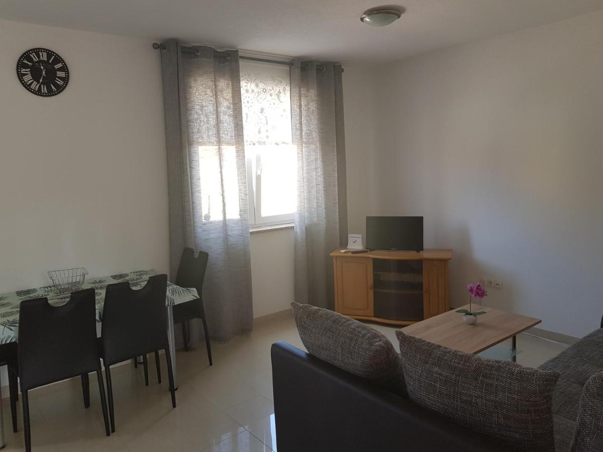 Apartmani Vrdoljak Malinska Exterior foto