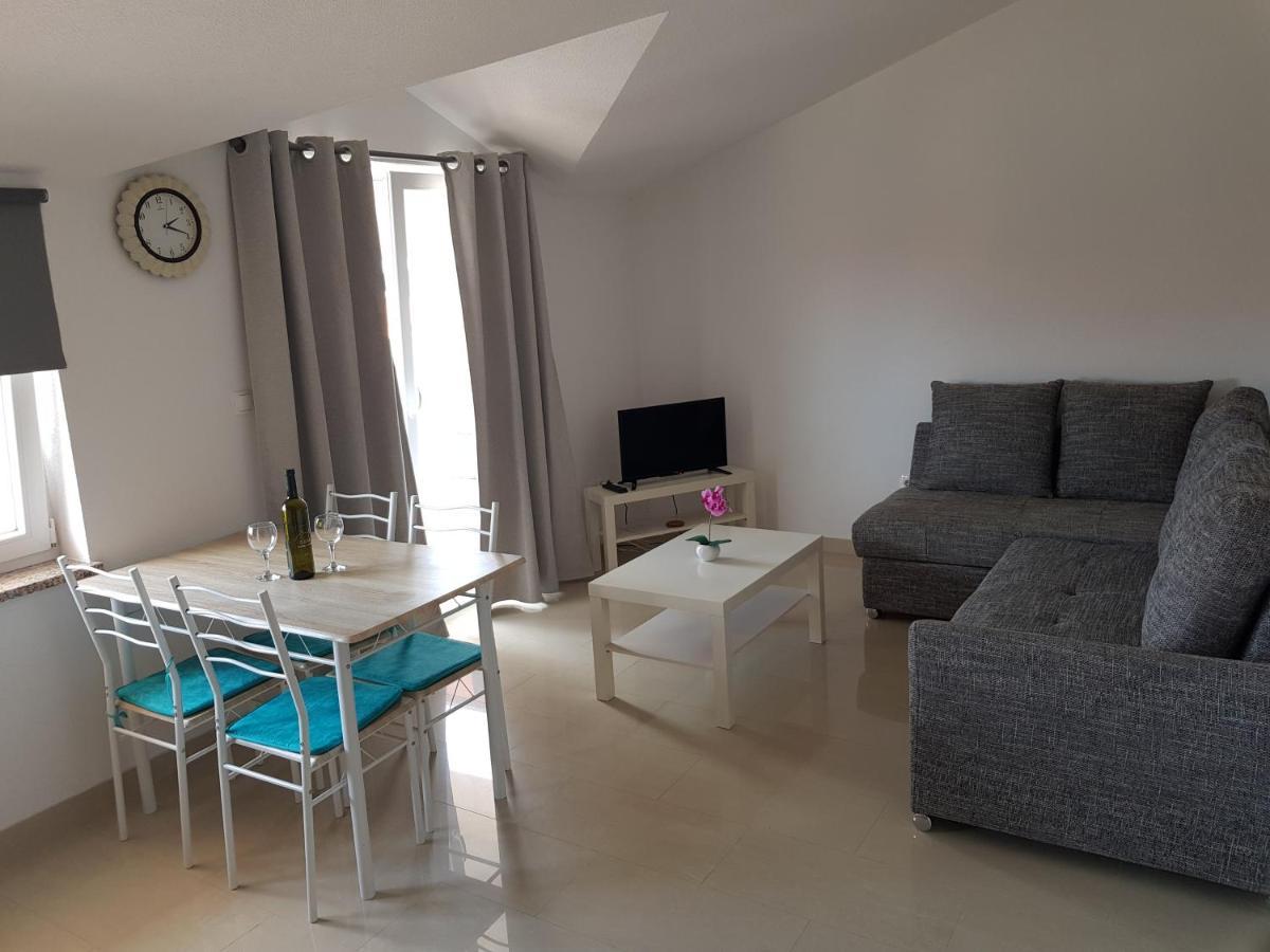 Apartmani Vrdoljak Malinska Exterior foto